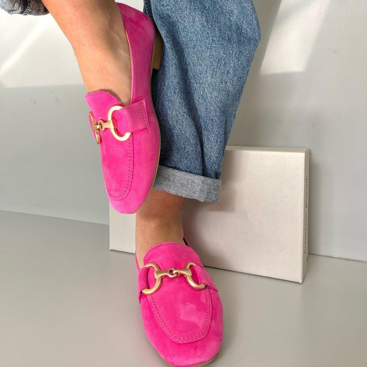 Natalia | Mocasines Rosas con Detalle Dorado