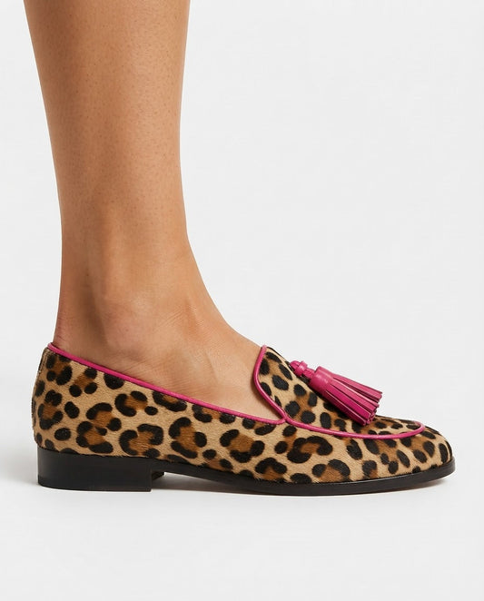 Emilia | Mocasines Planos de Leopardo con Ribete y Borlas Fucsia
