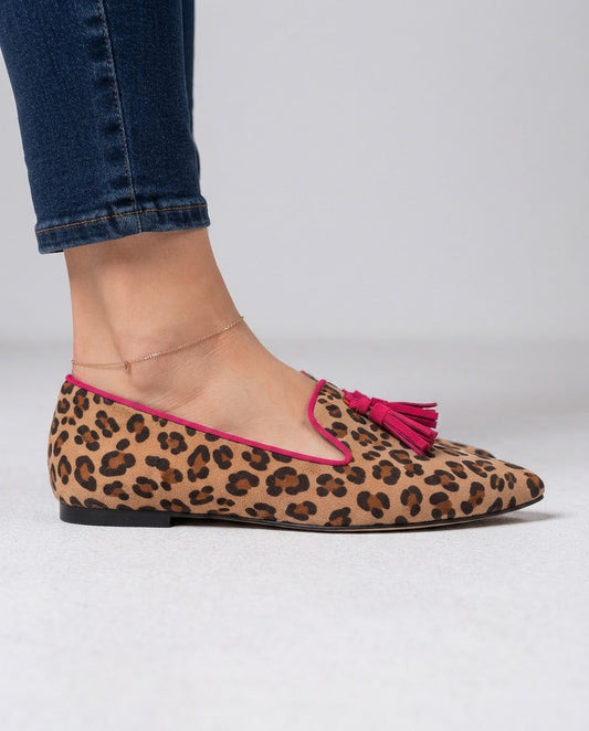 Wendy | Mocasines Efecto Ante con Estampado de Leopardo y Borlas Fucsia