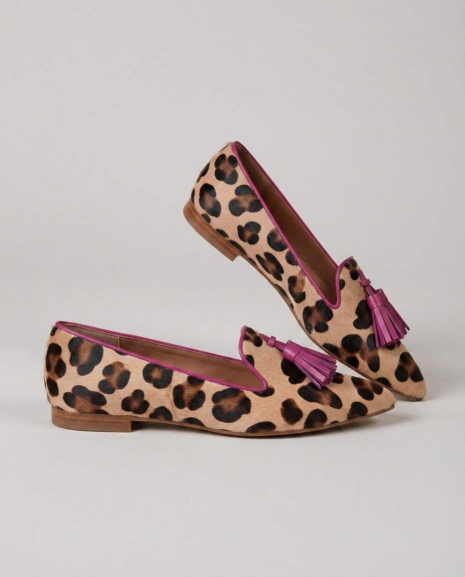 Gloria | Mocasines de Punta Fina con Estampado de Leopardo y Borlas Fucsia