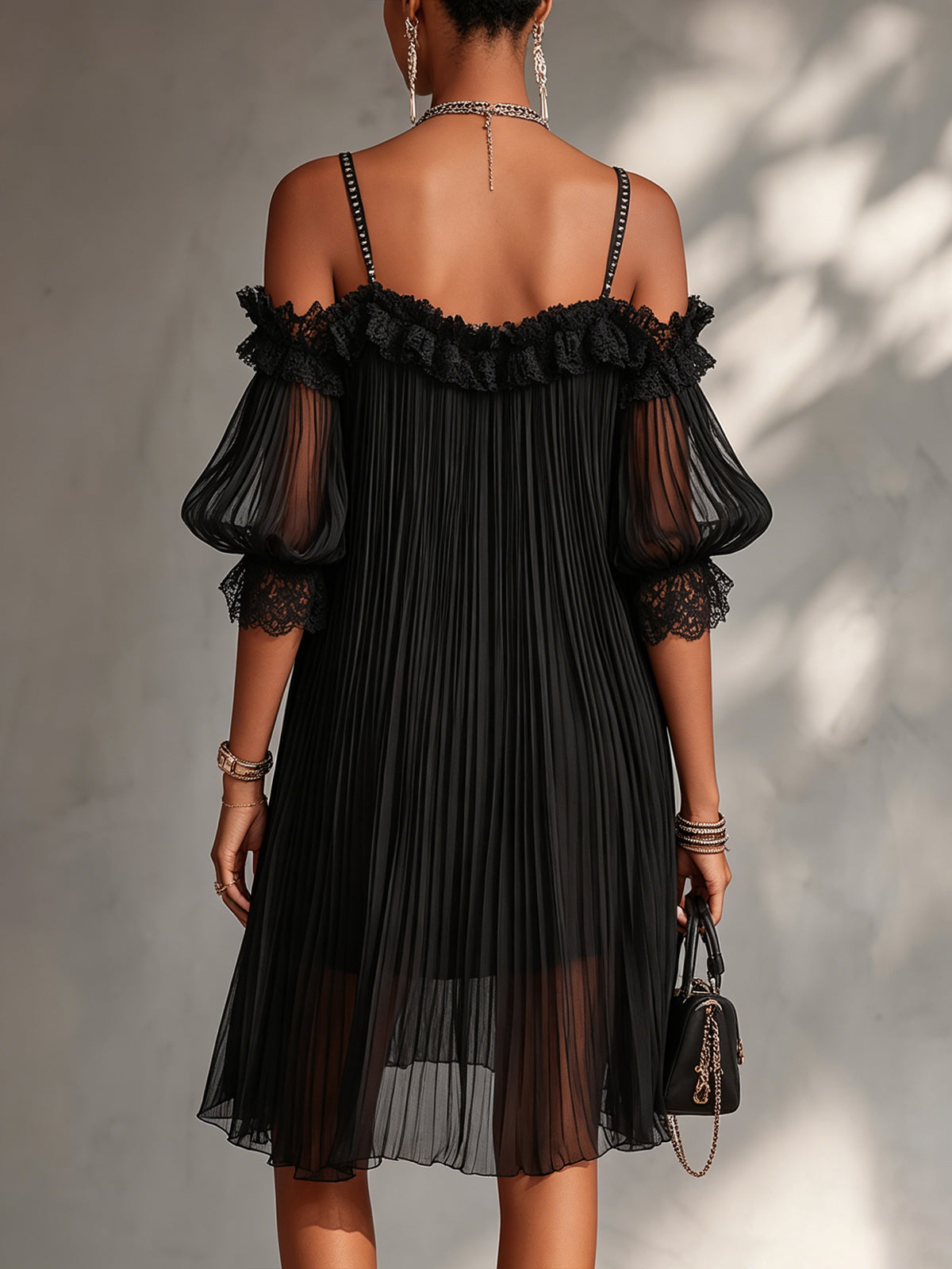 Vestido con Hombros Descubiertos y Bordes en Encaje