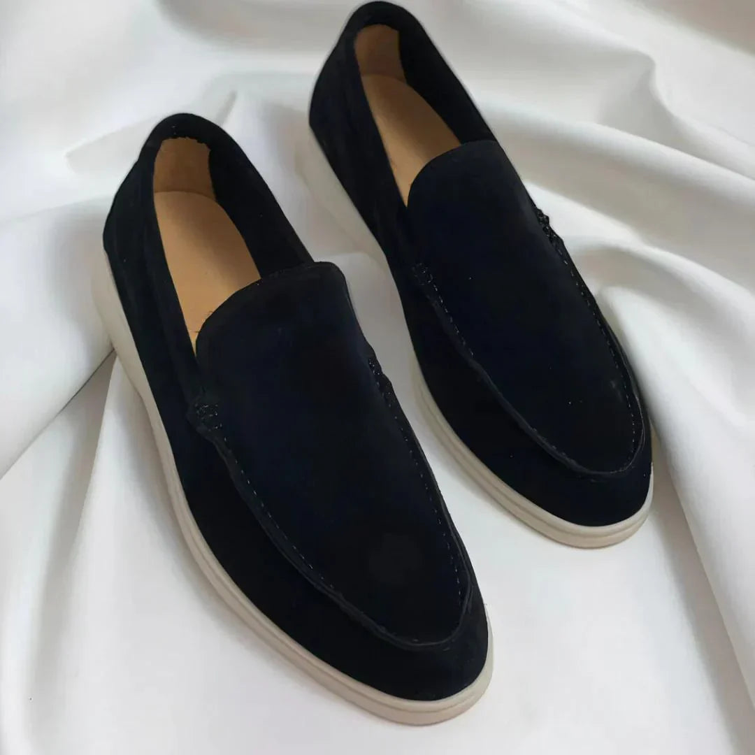 Elegantes mocasines de ante