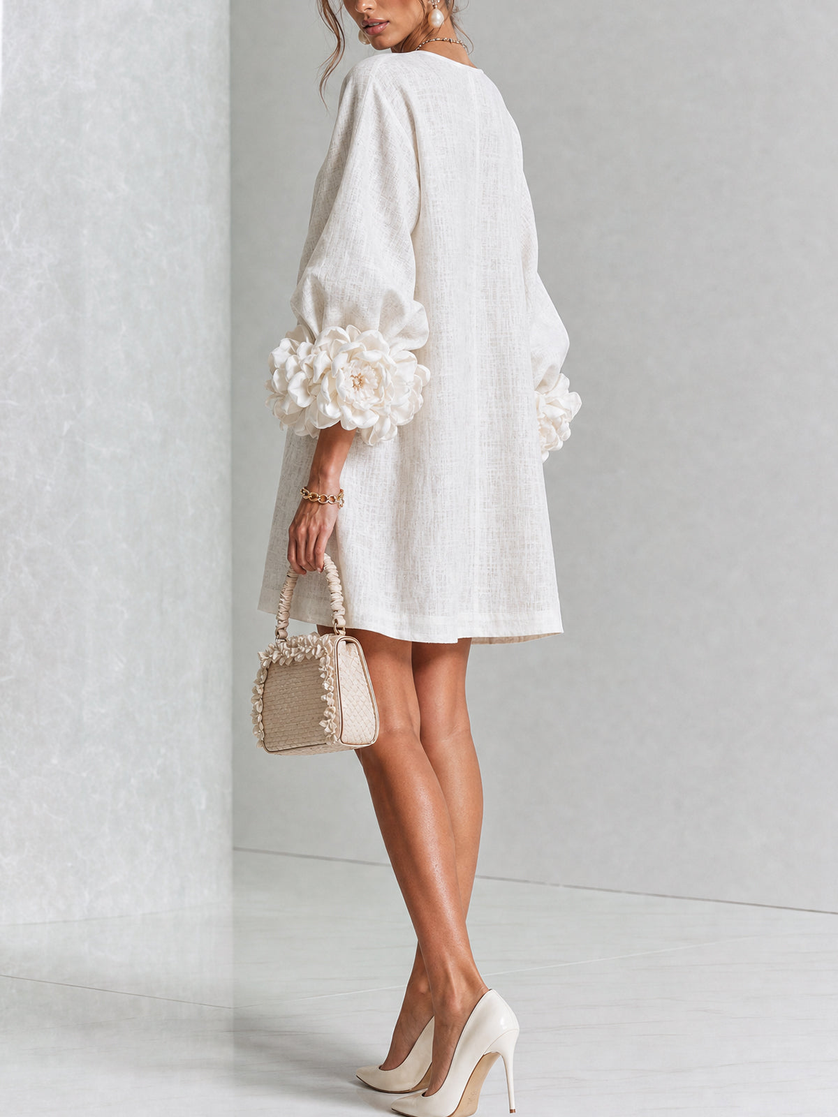 Chiara | Minivestido de Lino con Puños de Rosas