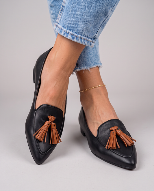 Amparo | Mocasines de Punta Fina con Borlas